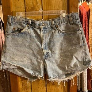 vintage secondhand jean shorts! worn with love